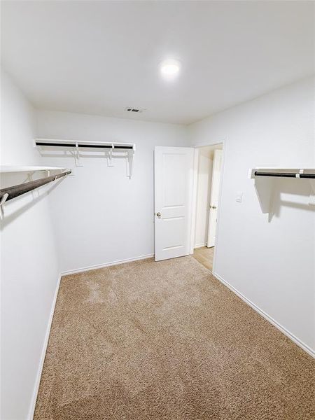 Spacious, unfurnished interior of a new home in Stonehaven, Caddo Mills (Image 21).