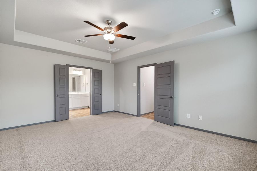 Spacious, unfurnished interior of a new home in Rollingbrook Estates, Baytown (Image 34).