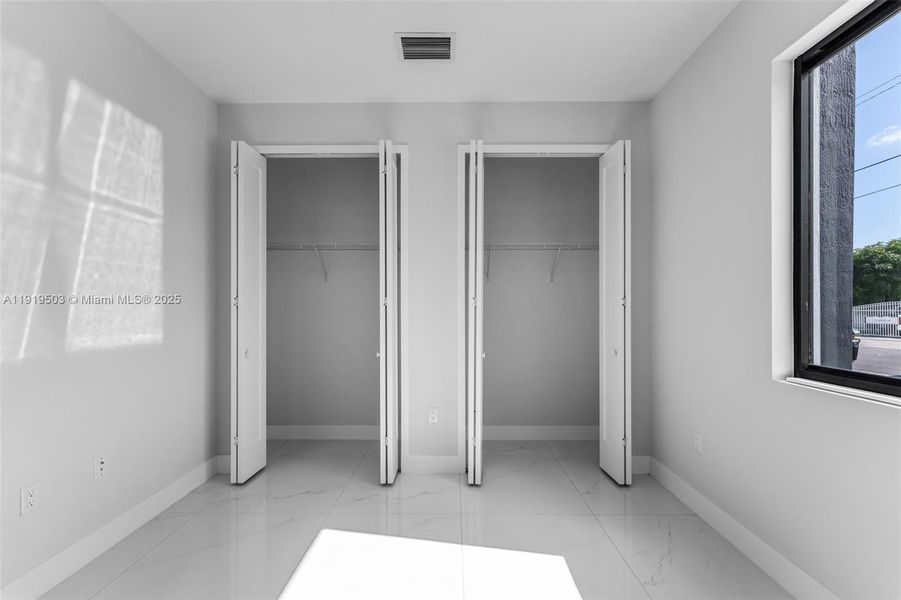 Spacious, unfurnished interior of a new home in , Miami (Image 12).