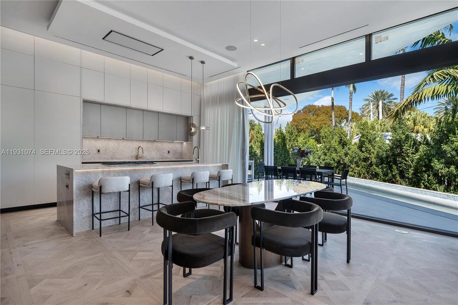 Community amenities in , Miami Beach (Image 50).