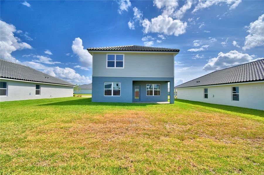 Exterior details and patio area of a home in Lake Juliana Estates, Auburndale (Image 18).