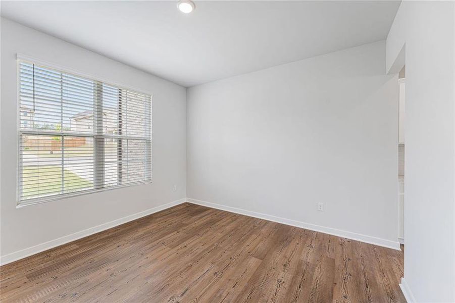 Spacious, unfurnished interior of a new home in Parkview Estates, South Fulton (Image 16).