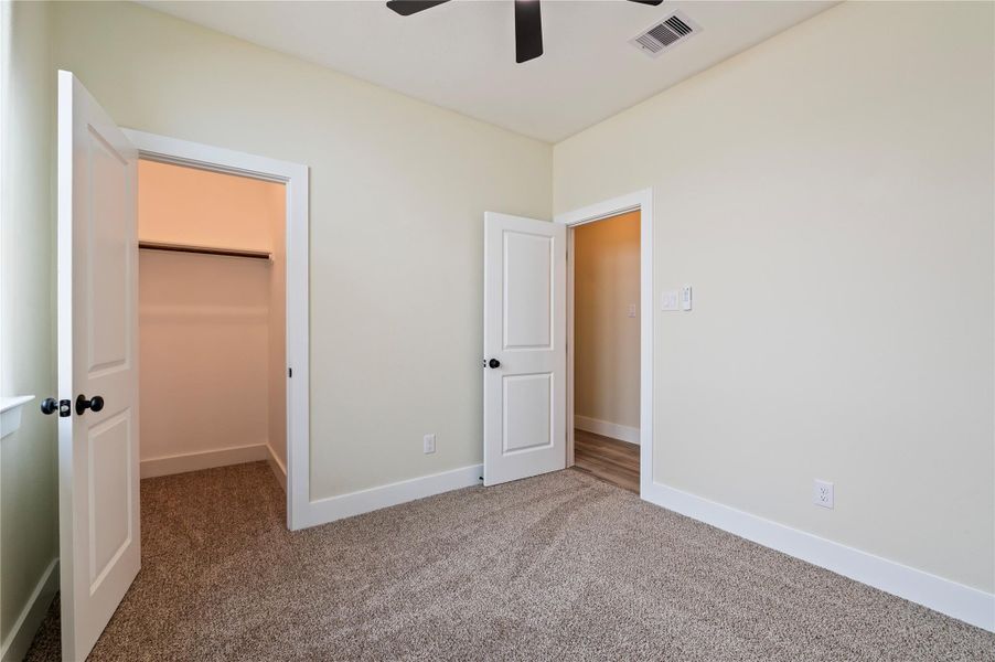 Spacious, unfurnished interior of a new home in , Alvin (Image 16).