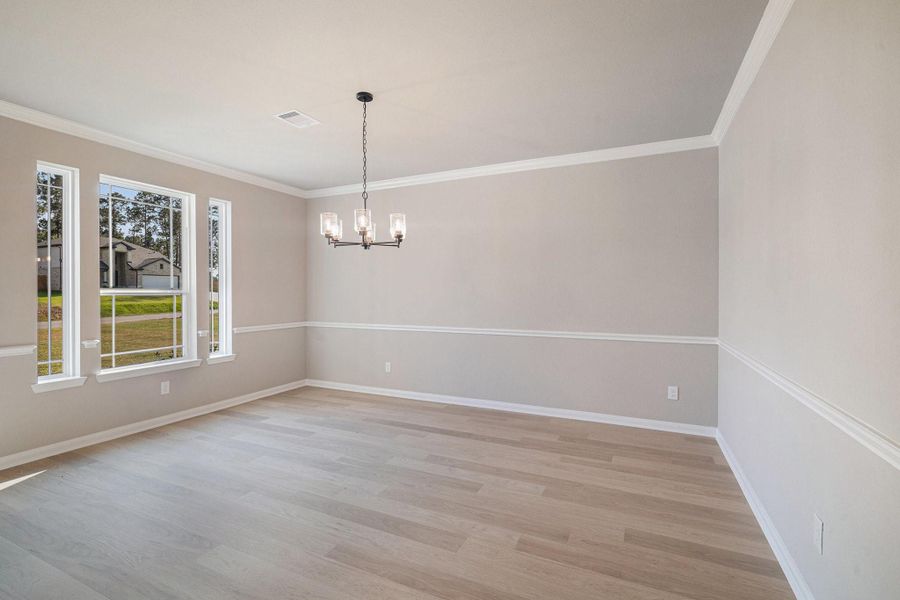 Spacious, unfurnished interior of a new home in Deer Pines, Conroe (Image 25).