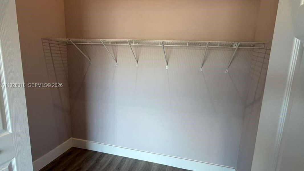 Spacious, unfurnished interior of a new home in , Sebring (Image 24).