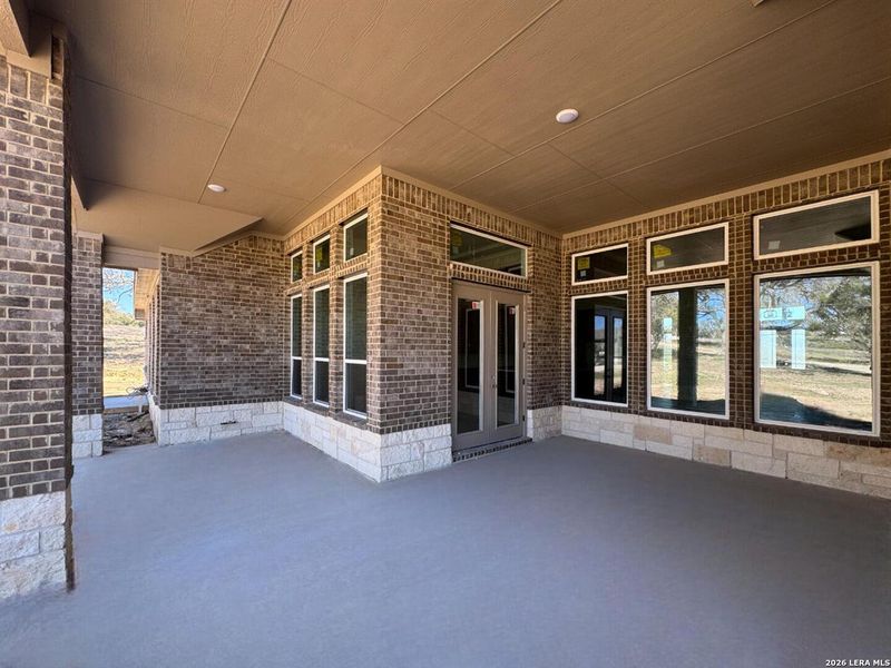 Exterior details and patio area of a home in Waldsanger, New Braunfels (Image 3).