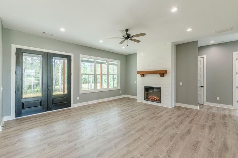 Spacious, unfurnished interior of a new home in , Bremen (Image 37).