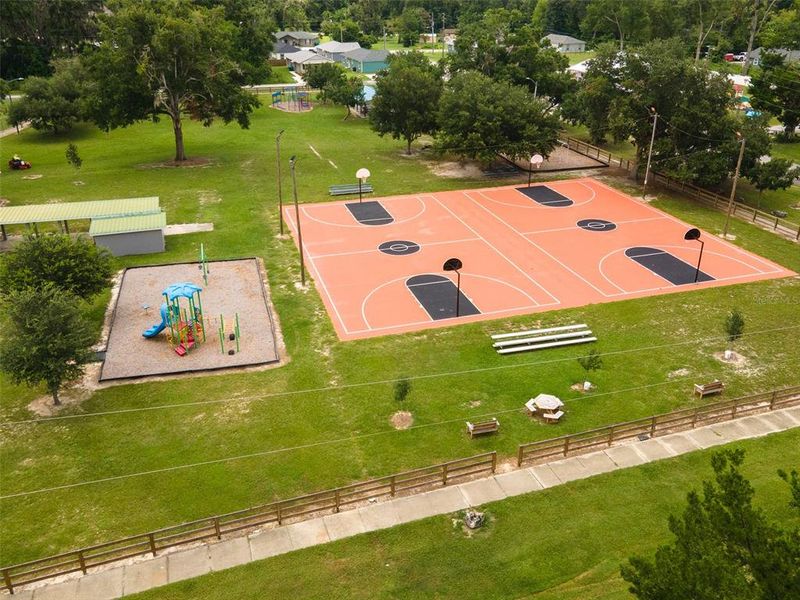 Community amenities in , High Springs (Image 28).