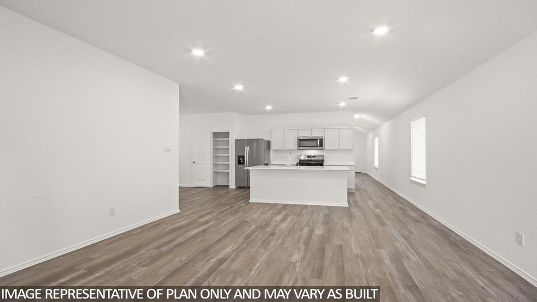 Spacious, unfurnished interior of a new home in Venetian Pines, Conroe (Image 11).