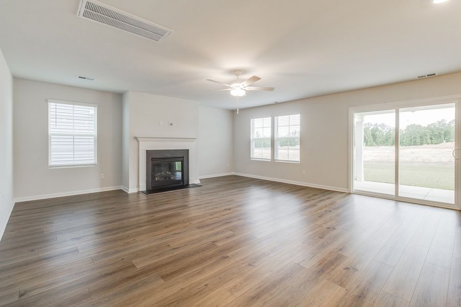 Spacious, unfurnished interior of a new home in Killians Crossing, Blythewood (Image 19).