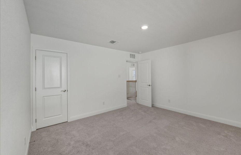 Spacious, unfurnished interior of a new home in Patterson Ranch, Georgetown (Image 13).