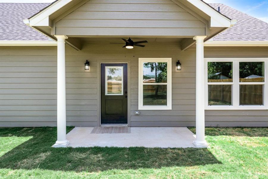 Exterior details and patio area of a home in , Sulphur Springs (Image 3).