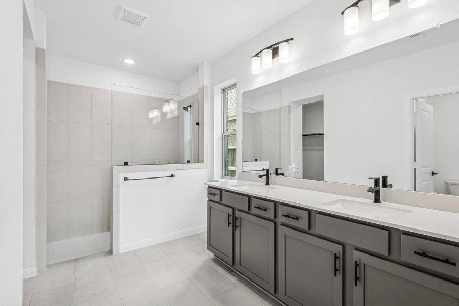 Furnished interior view inside a new home in Escondido 45’ Homesites, Magnolia (Image 8).