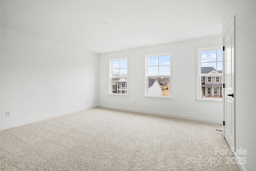 Spacious, unfurnished interior of a new home in Forest Creek, Waxhaw (Image 34).