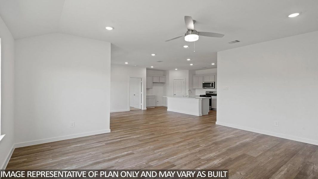 Spacious, unfurnished interior of a new home in Sunterra Lakes, Brookshire (Image 15).