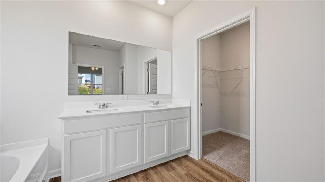 Furnished interior view inside a new home in Twin Lakes, Hoschton (Image 7).
