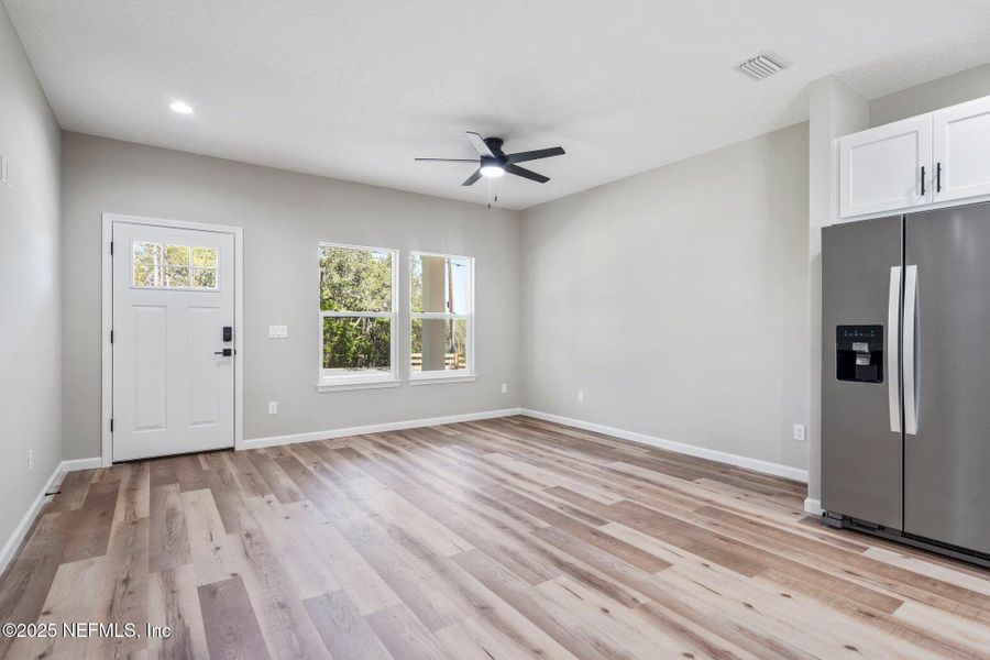 Spacious, unfurnished interior of a new home in , Keystone Heights (Image 16).