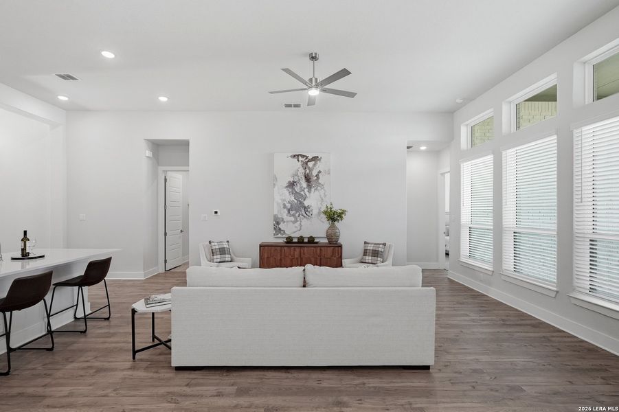 Furnished interior view inside a new home in Esperanza 50's, Boerne (Image 9).