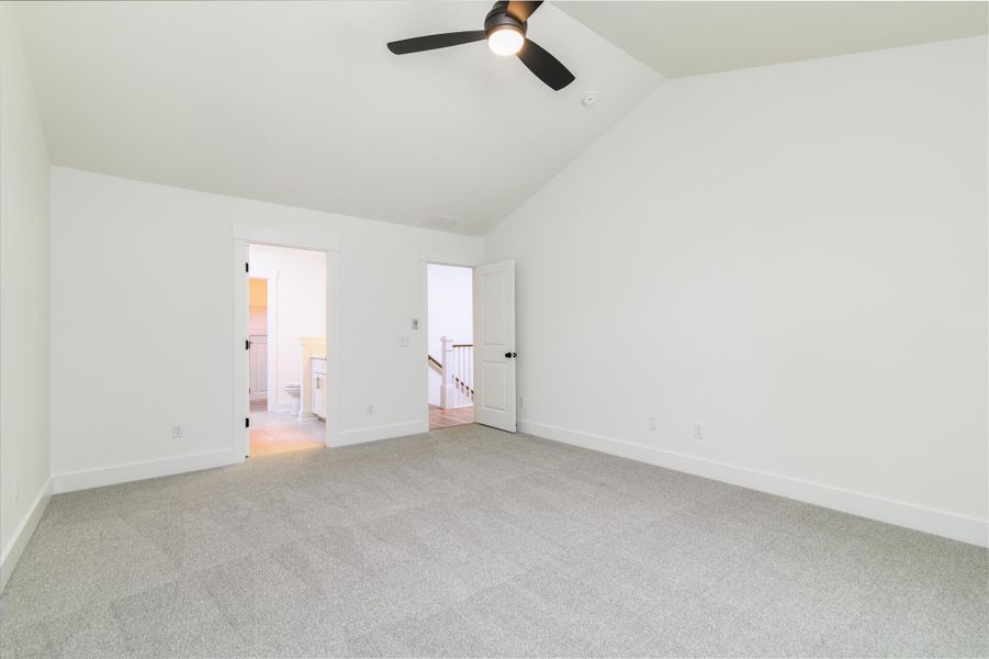 Spacious, unfurnished interior of a new home in , Charleston (Image 28).
