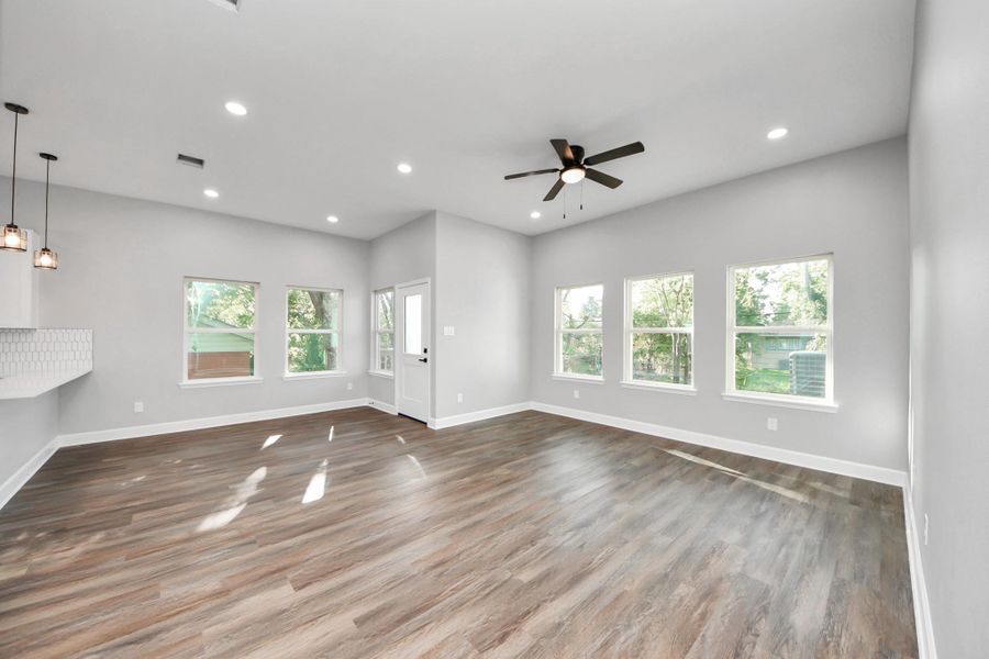 Spacious, unfurnished interior of a new home in , Houston (Image 32).