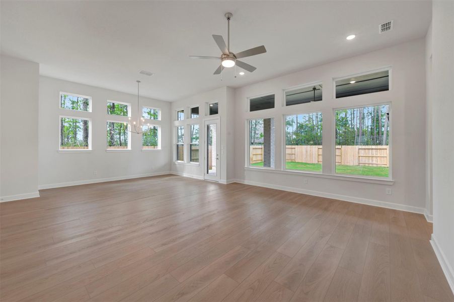 Spacious, unfurnished interior of a new home in ARTAVIA - Parkview Collection, Conroe (Image 18).