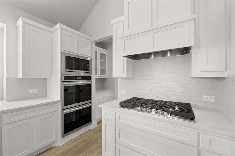 Furnished interior view inside a new home in Oaks of North Grove, Waxahachie (Image 15).