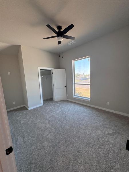 Spacious, unfurnished interior of a new home in , Weatherford (Image 10).