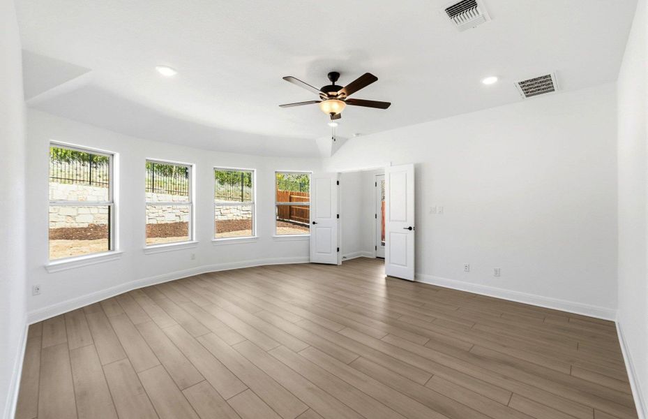 Spacious, unfurnished interior of a new home in West Cypress Hills, Spicewood (Image 20).