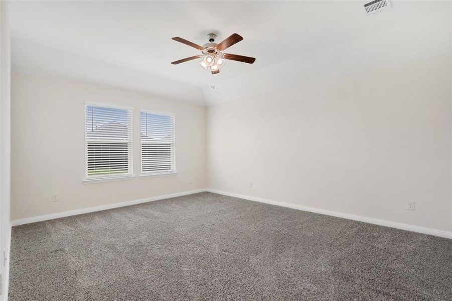 Spacious, unfurnished interior of a new home in , Lavon (Image 16).