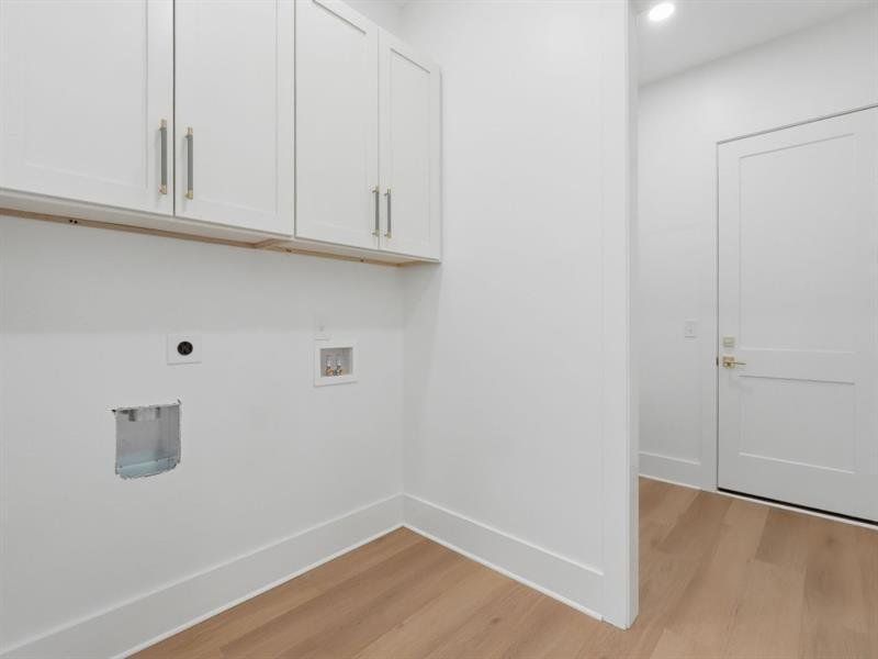 Spacious, unfurnished interior of a new home in , Canton (Image 30).