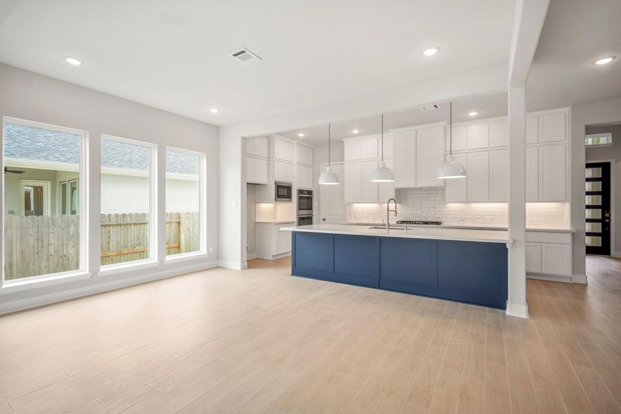 Spacious, unfurnished interior of a new home in ARTAVIA 55' Lots, Conroe (Image 23).