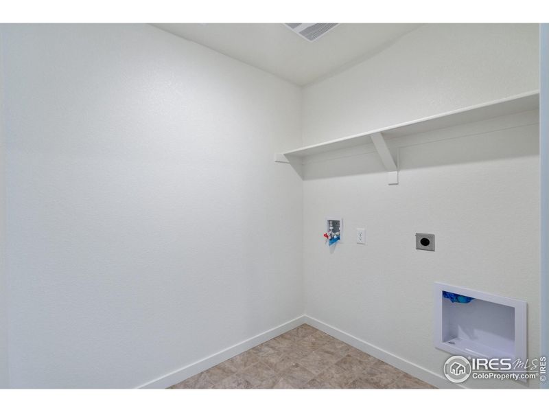 Spacious, unfurnished interior of a new home in Northridge Estates, Greeley (Image 20).