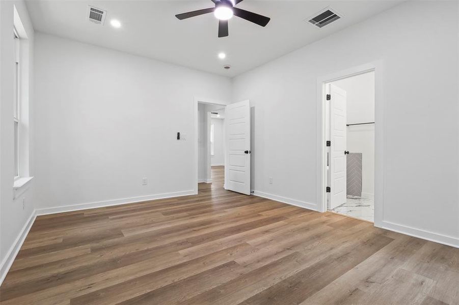 Spacious, unfurnished interior of a new home in , Mabank (Image 16). Spacious, unfurnished interior of a new home in , Mabank (Image 16).