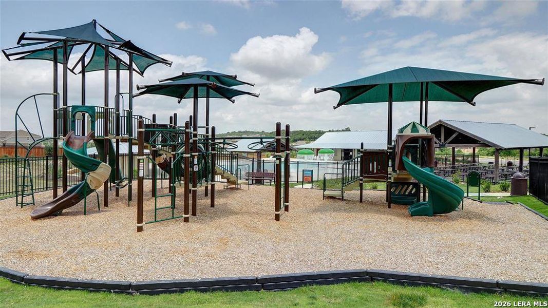 Community amenities in Ladera 40', San Antonio (Image 4).