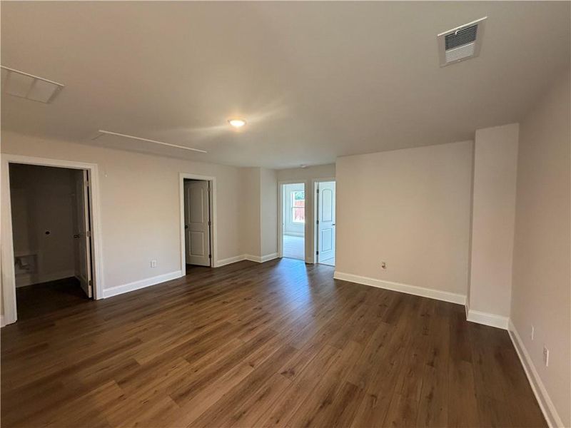 Spacious, unfurnished interior of a new home in , Dawsonville (Image 10).