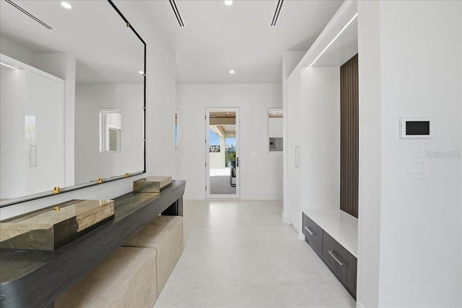 Furnished interior view inside a new home in , Orlando (Image 61).