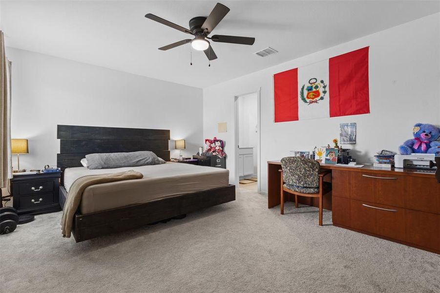 Furnished interior view inside a new home in Prairie View, Ennis (Image 8).