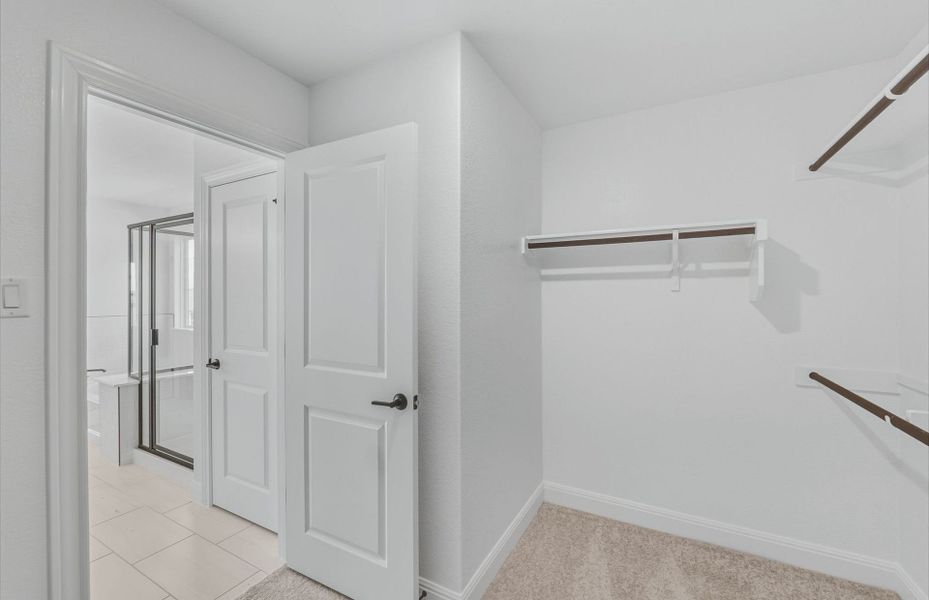 Spacious, unfurnished interior of a new home in Horizon Lake, Leander (Image 41).