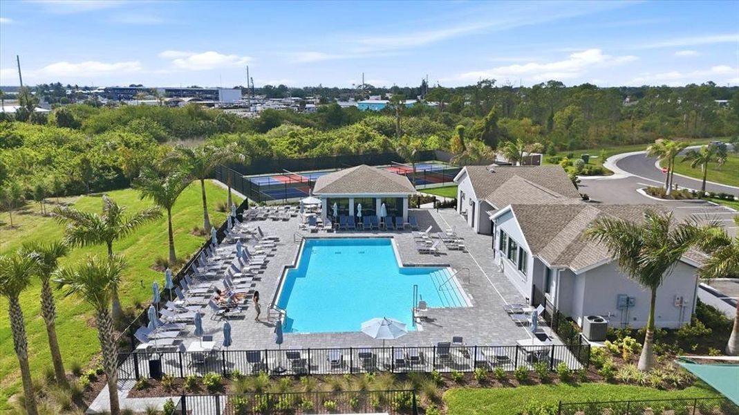 Community amenities in , Englewood (Image 30).