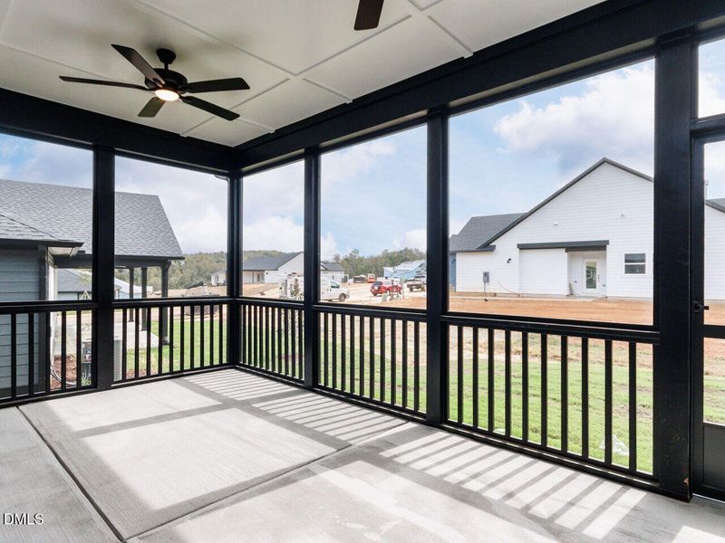 027-1280x960-porch 027-1280x960-porch