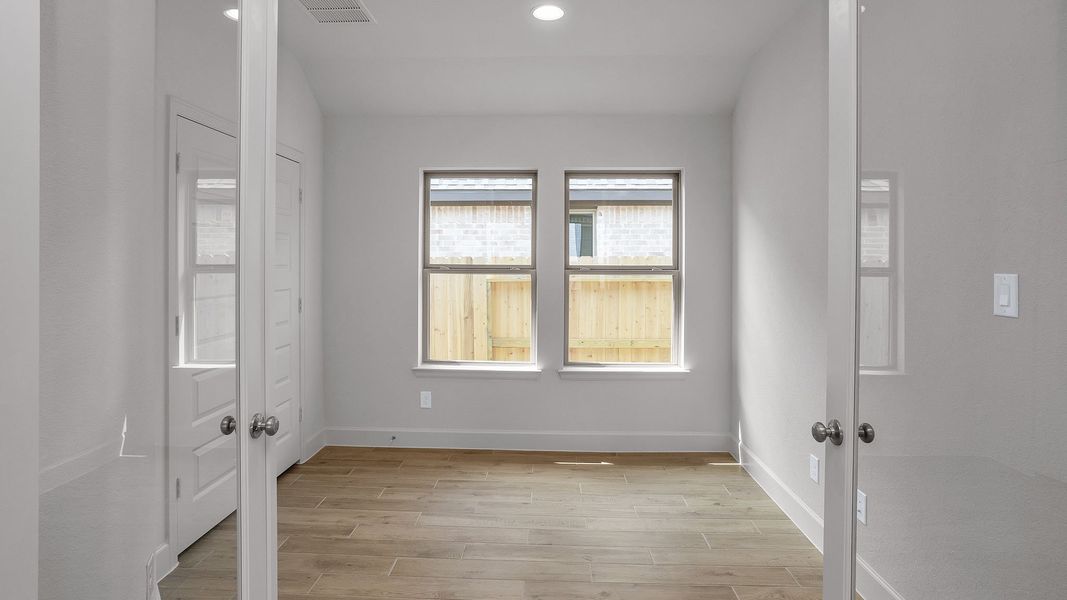 Spacious, unfurnished interior of a new home in The Grand Prairie, Hockley (Image 23).