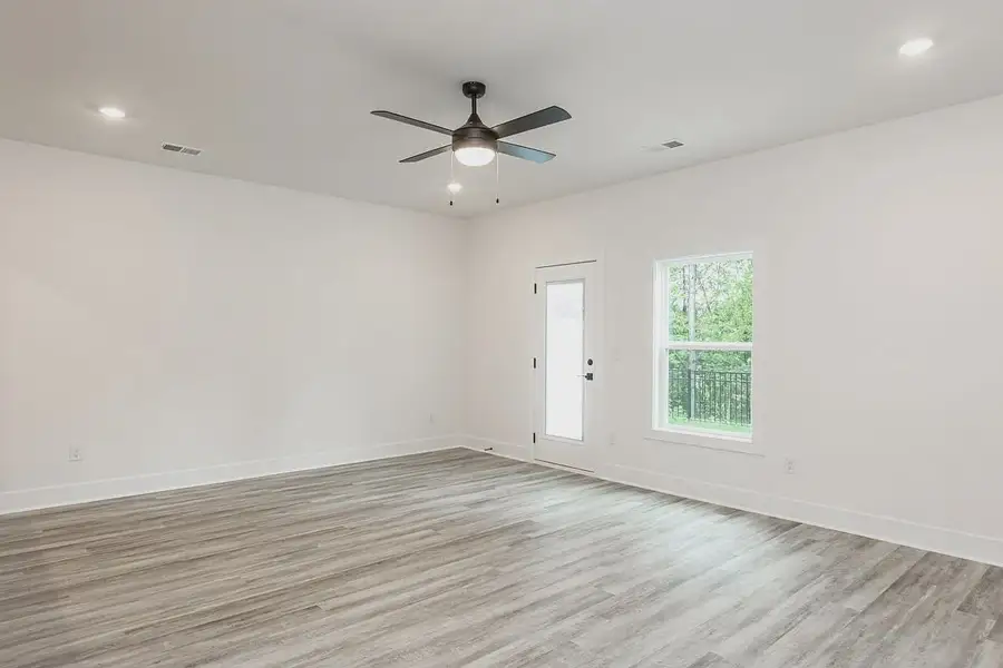 Spacious, unfurnished interior of a new home in Parkstone Place Townhomes, Roebuck (Image 15). Spacious, unfurnished interior of a new home in Parkstone Place Townhomes, Roebuck (Image 15).