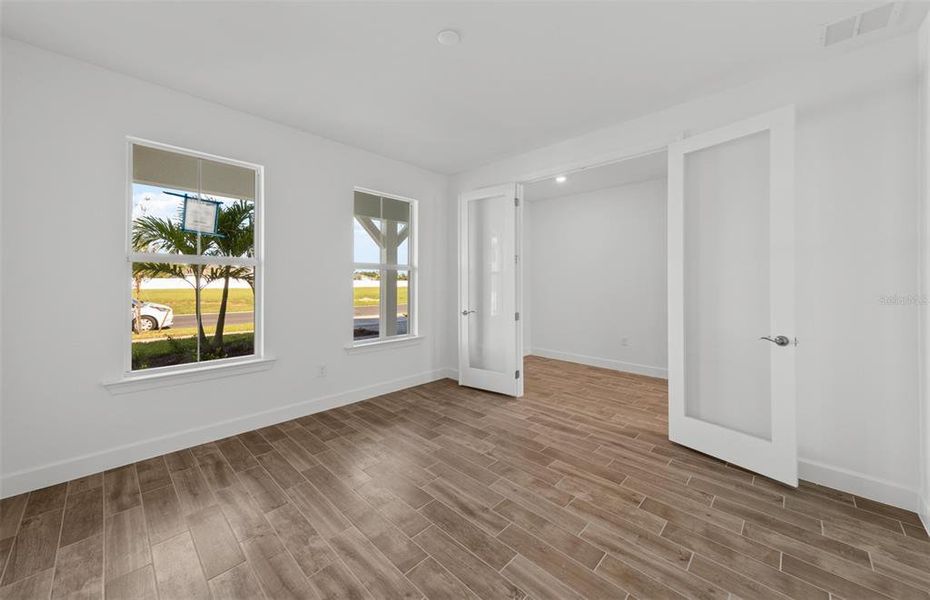 Spacious, unfurnished interior of a new home in SeaFlower, Bradenton (Image 18).