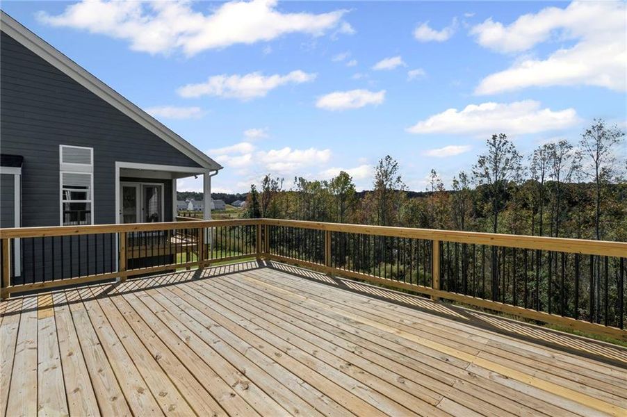 Exterior details and patio area of a home in Twin Lakes, Hoschton (Image 26).