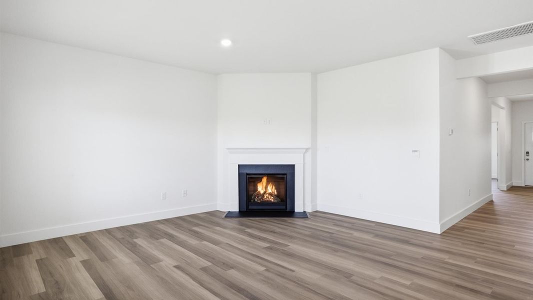 Spacious, unfurnished interior of a new home in Millstone Village, Morristown (Image 20).