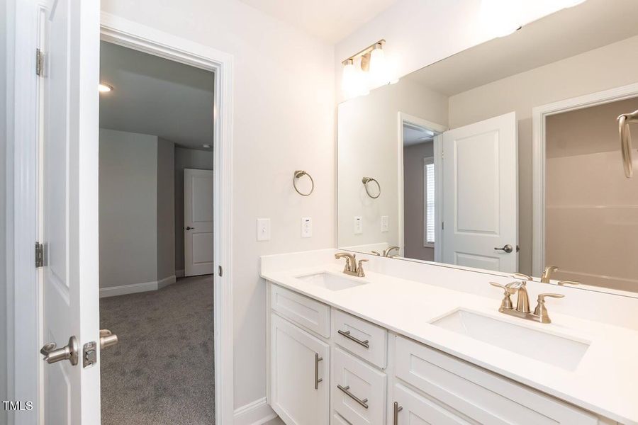 Bathroom 02 Bathroom 02