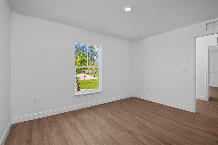 Spacious, unfurnished interior of a new home in , North Port (Image 7).