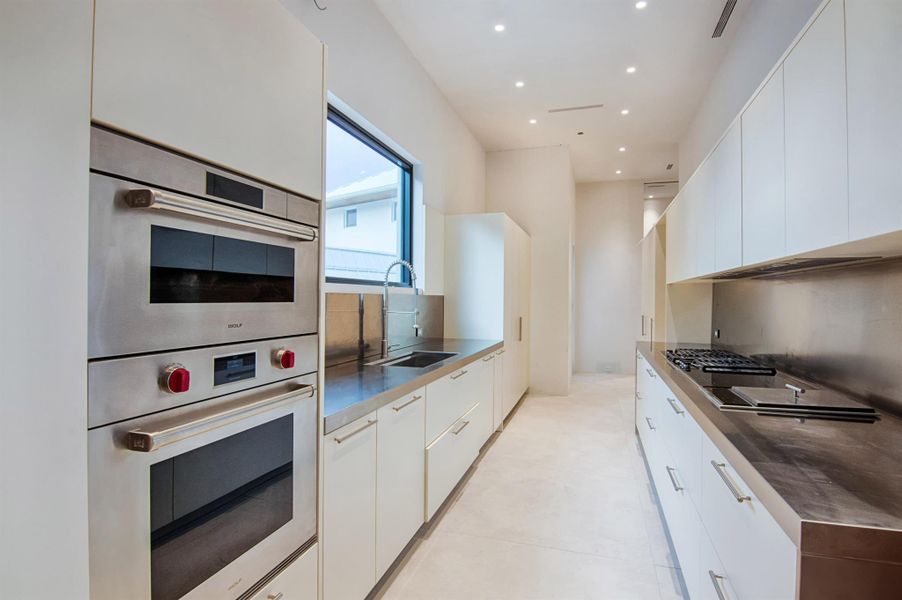 Furnished interior view inside a new home in , West Palm Beach (Image 6).