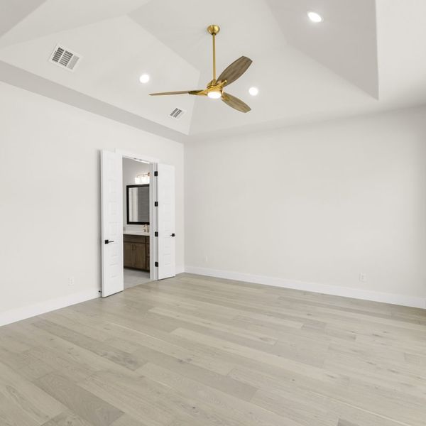 Spacious, unfurnished interior of a new home in StarView, Prosper (Image 80).