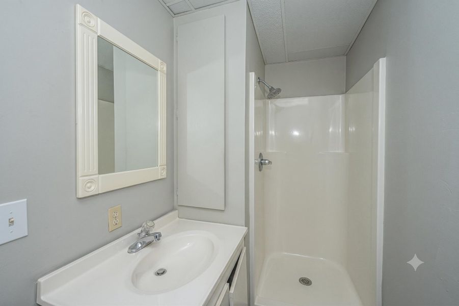 Image 86 of a home in .